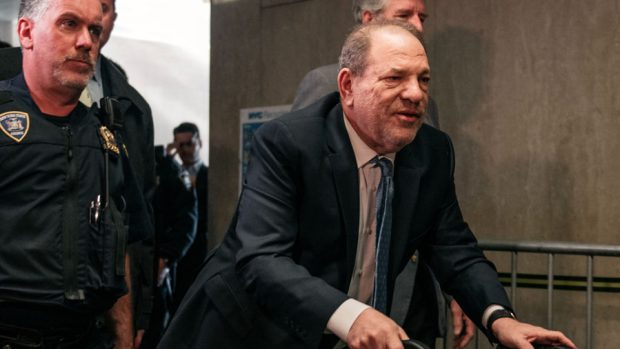 Movie producer Harvey Weinstein (R) enters New York City Criminal Court on February 24, 2020 in New York City. (Photo by Scott Heins/Getty Images)