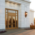 The front entrance of the Columbus Ohio Temple. (Intellectual Reserve, Inc.)